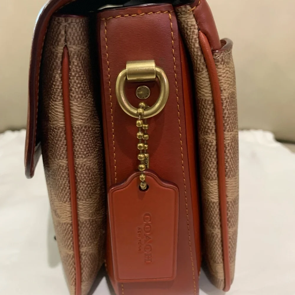 Coach Coated Canvas Signature Cassie Crossbody - Picture 5 of 9